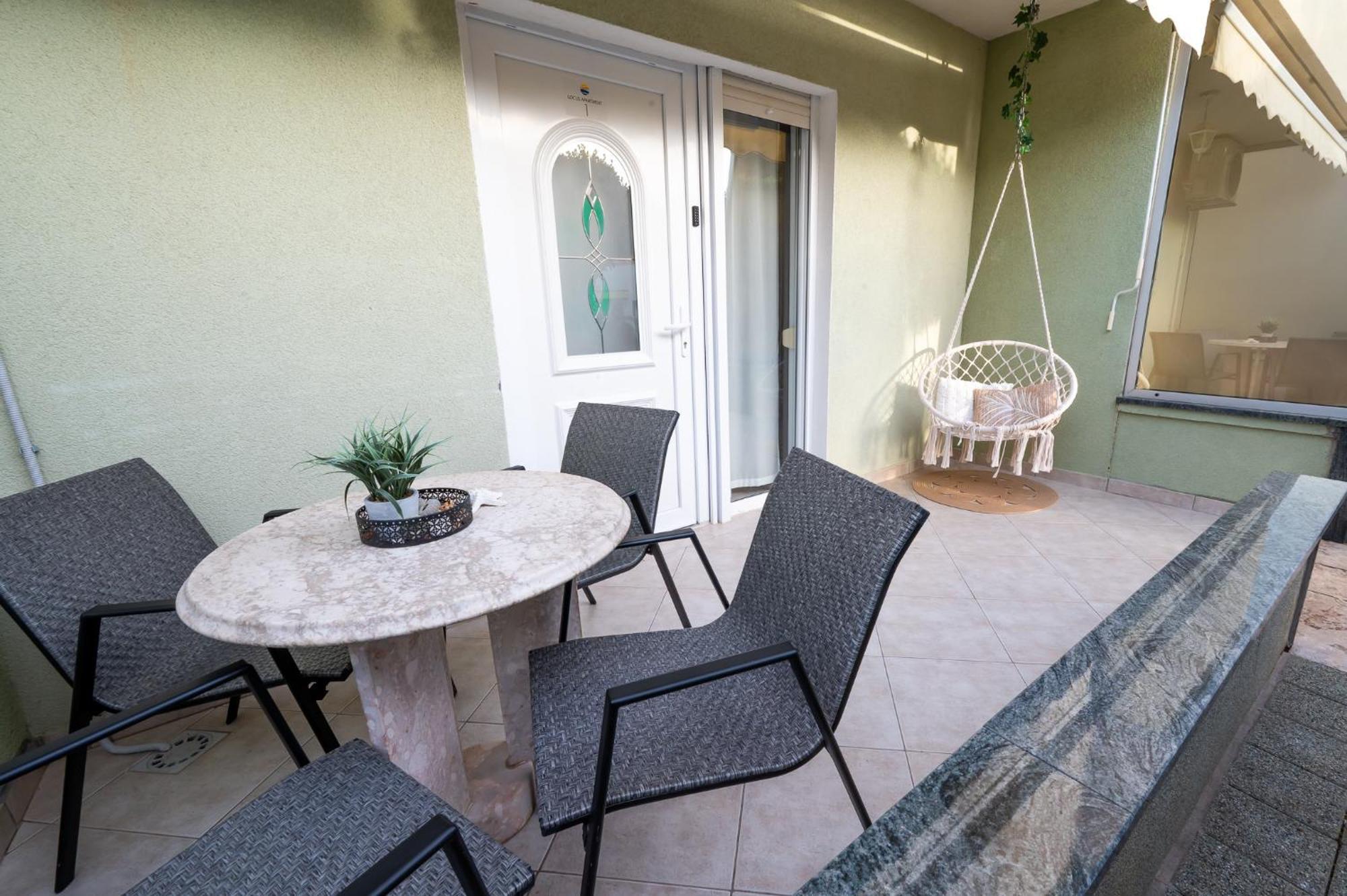 Locus Apartments ペトルチャネ エクステリア 写真