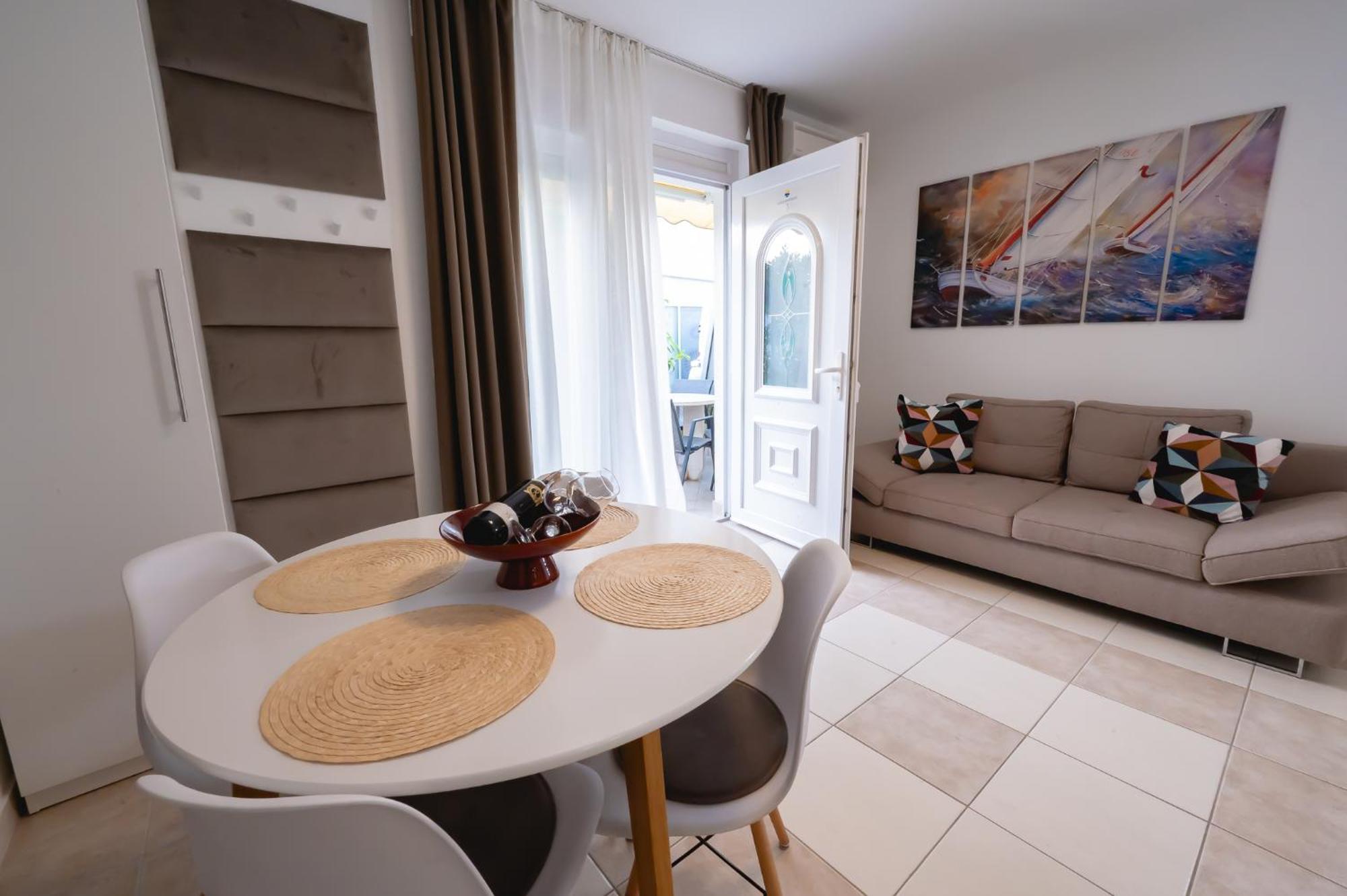Locus Apartments ペトルチャネ エクステリア 写真