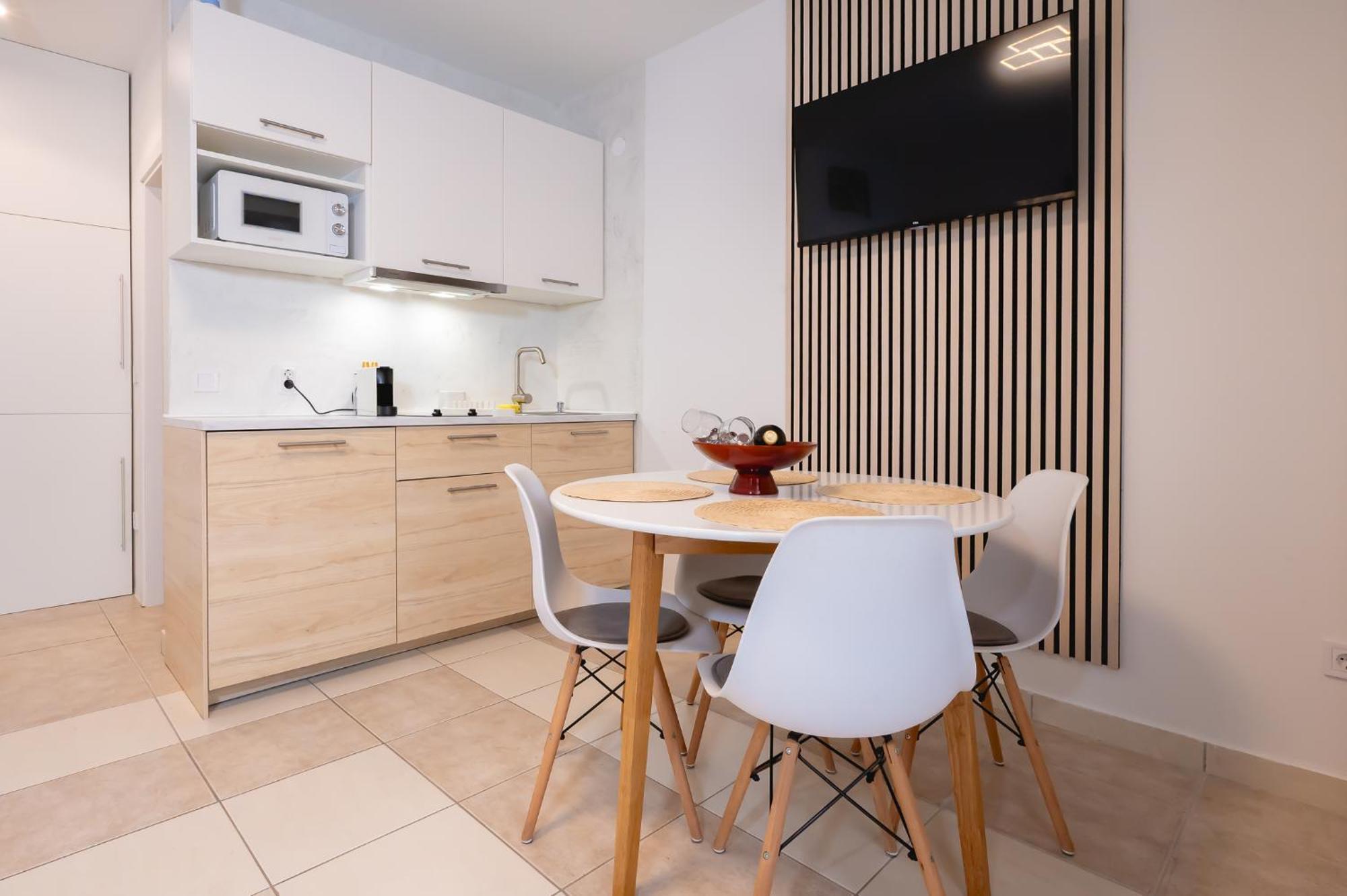 Locus Apartments ペトルチャネ エクステリア 写真