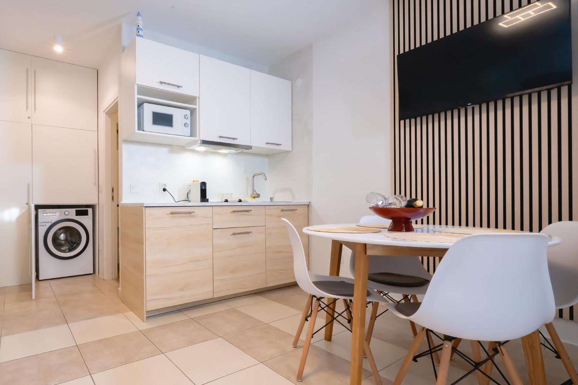 Locus Apartments ペトルチャネ エクステリア 写真